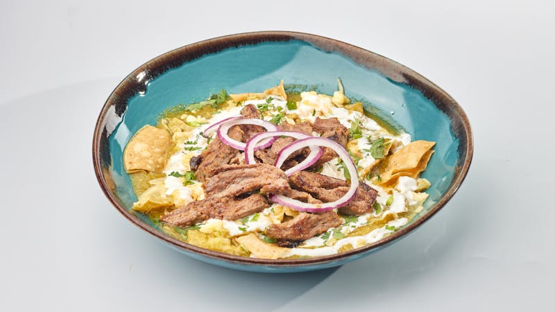 Costa Vida Steak Fiesta Salad in crispy tortilla bowl
